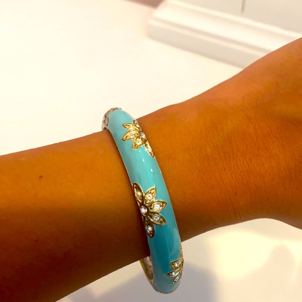 Clasp Bangle Bracelet